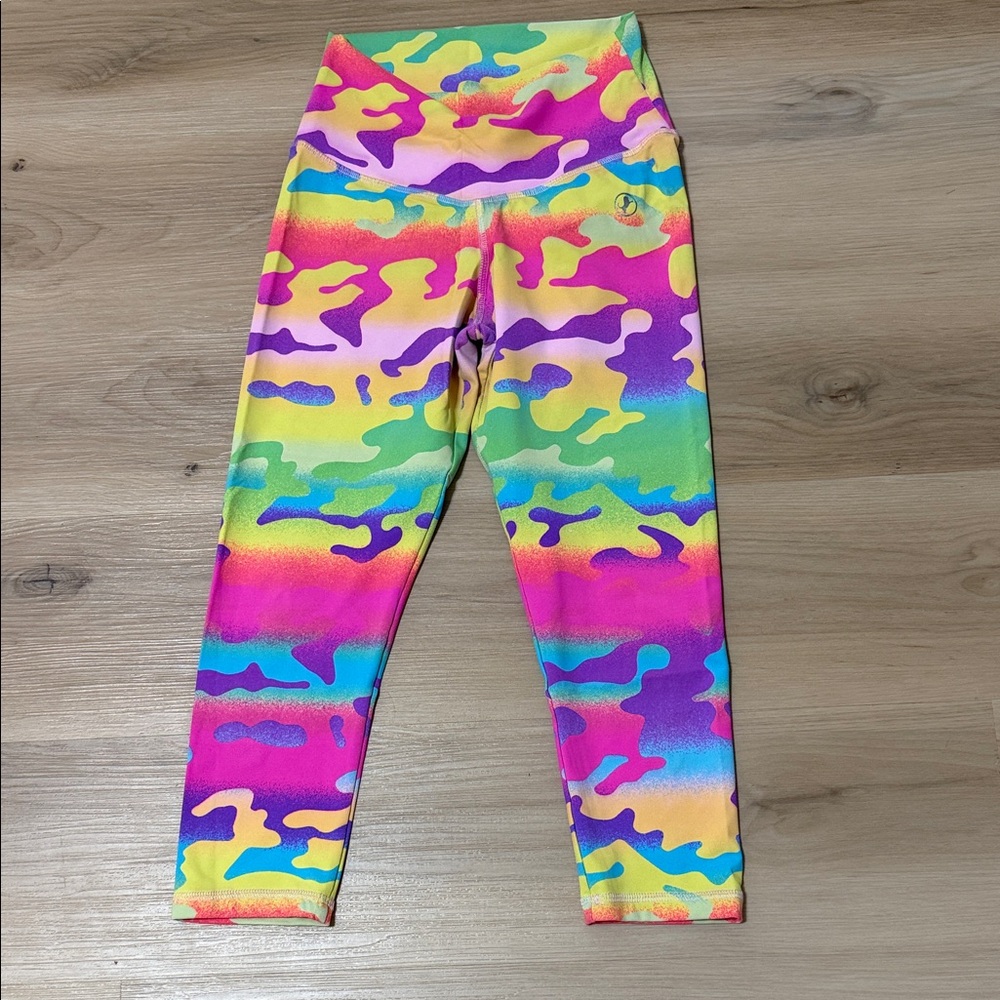 ABS2B Colorful Rainbow Camouflage Scrunch booty Capri Leggings Medium